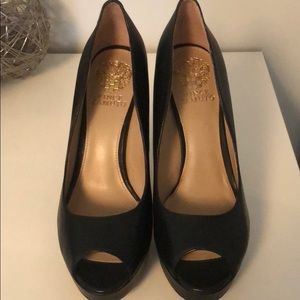 Brand new Vince Camuto Black heals